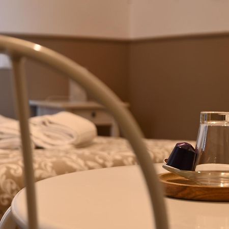 Hotel Dimora Montecchi à Vérone Extérieur photo