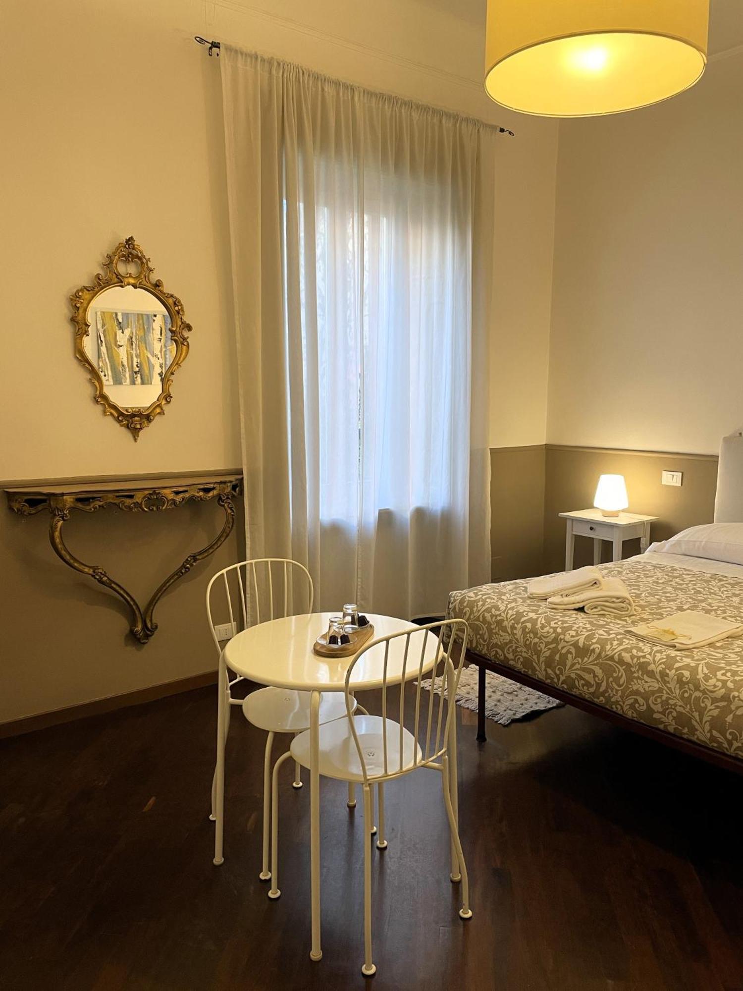 Hotel Dimora Montecchi à Vérone Extérieur photo