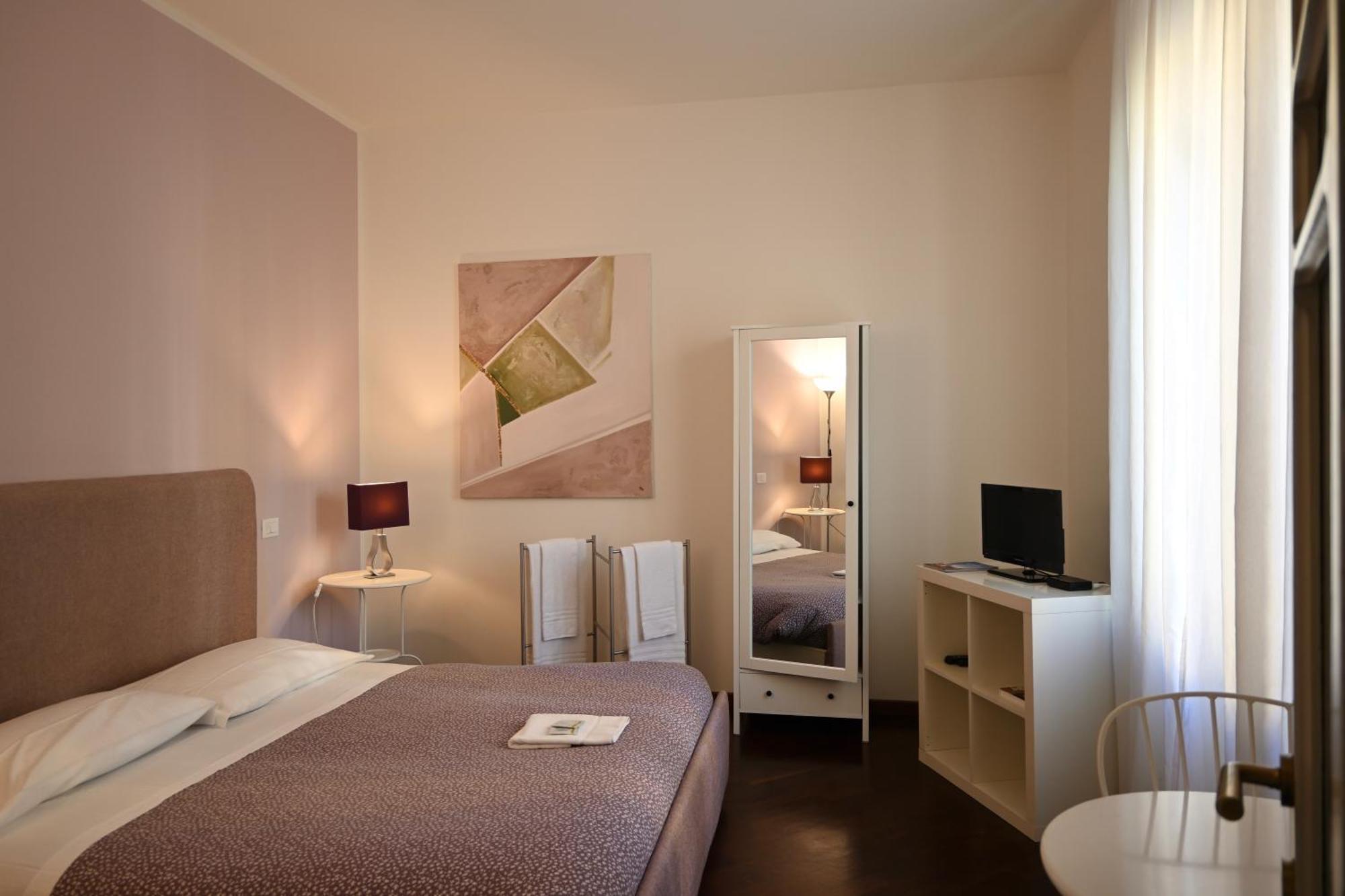 Hotel Dimora Montecchi à Vérone Extérieur photo