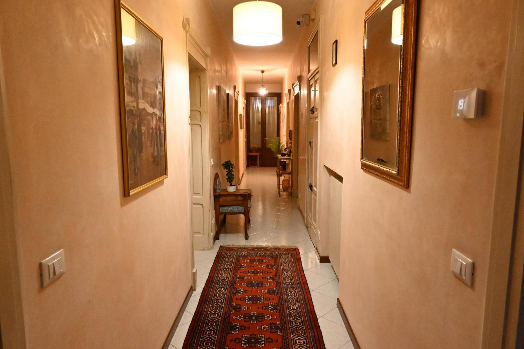 Hotel Dimora Montecchi à Vérone Extérieur photo